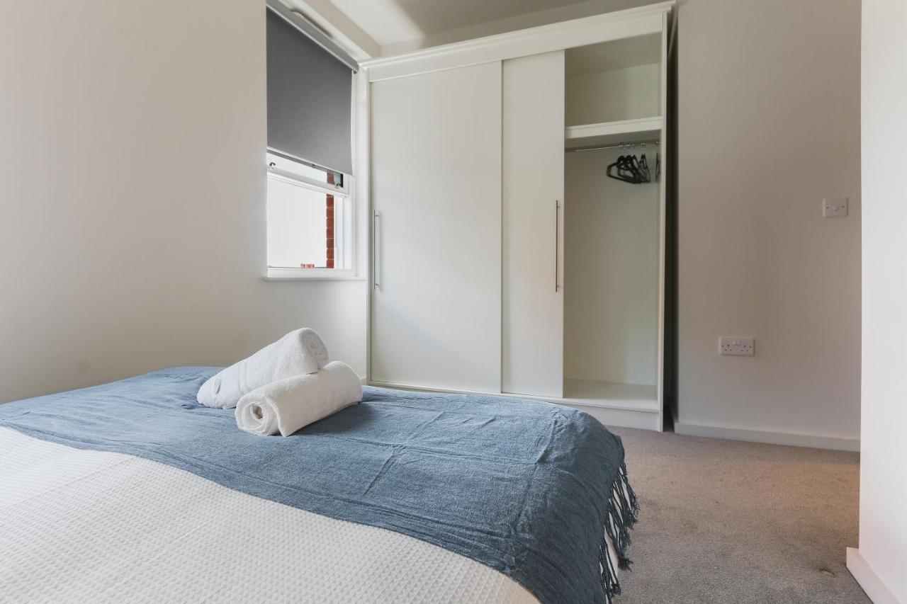 Modern 2-Bed Apartment, Free Parking, City Centre, Netflix & Pet Friendly - Hosted By Stay Host Save Sheffield Exterior photo