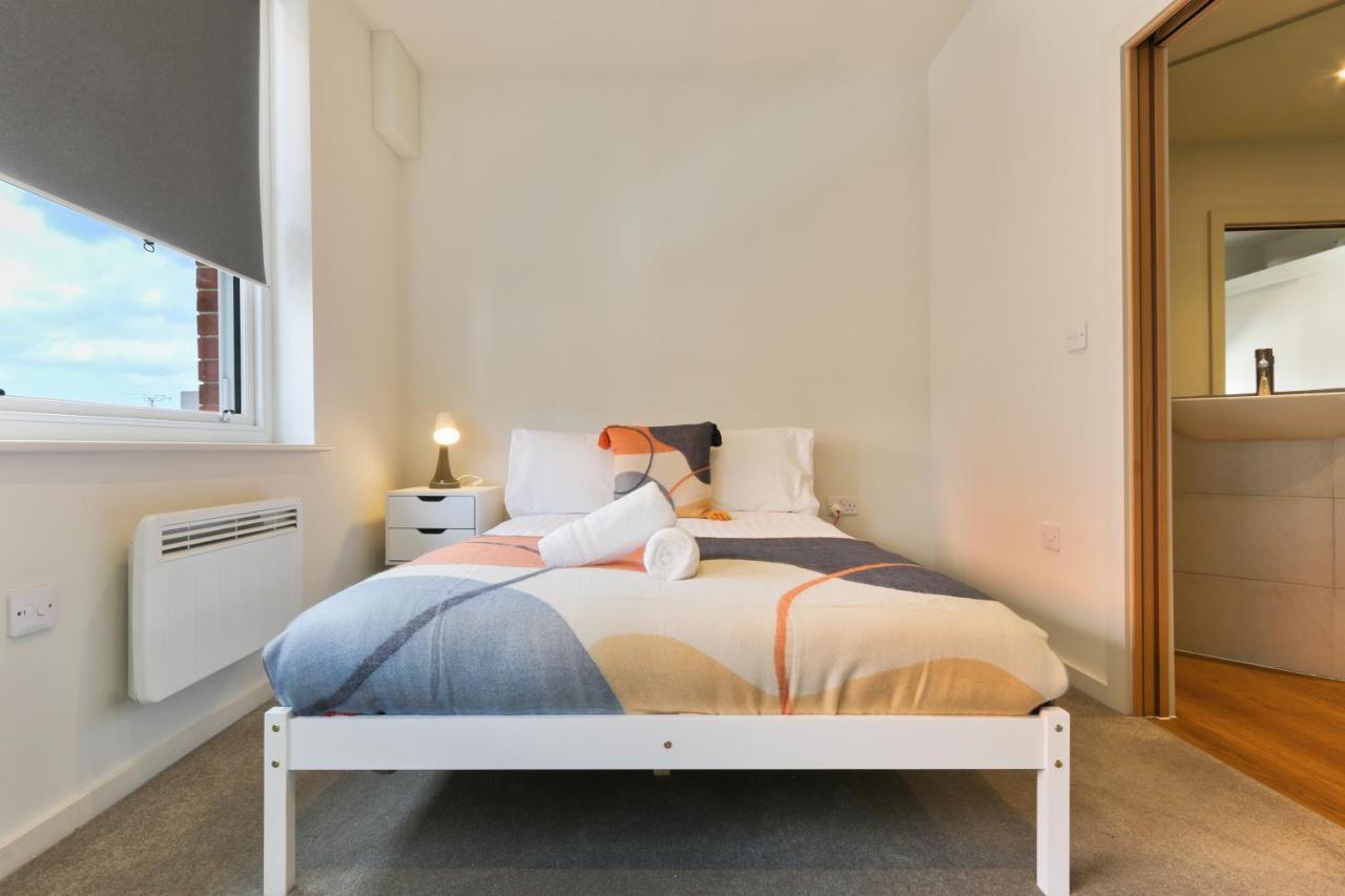 Modern 2-Bed Apartment, Free Parking, City Centre, Netflix & Pet Friendly - Hosted By Stay Host Save Sheffield Exterior photo